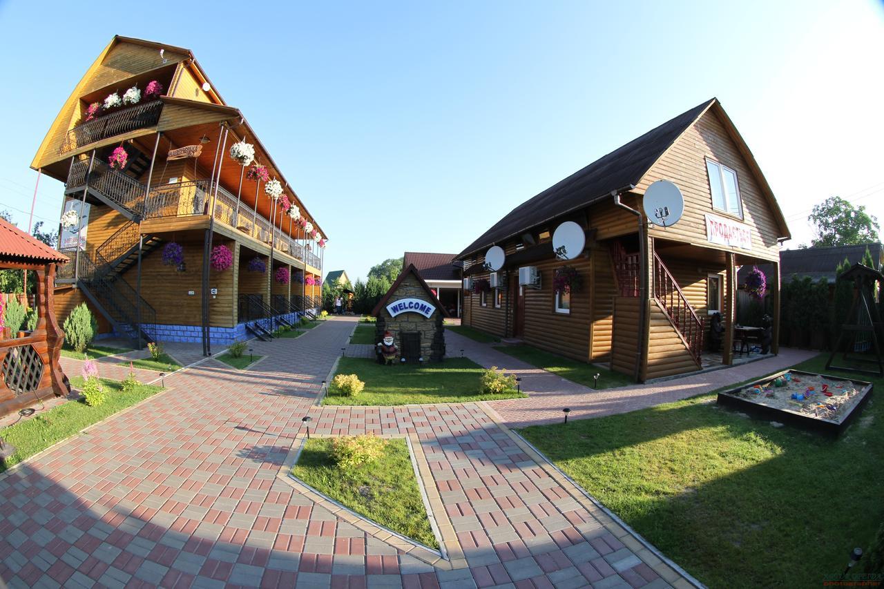 Hotel-Complex Mizh Triokh Ozer 斯维季亚济 外观 照片