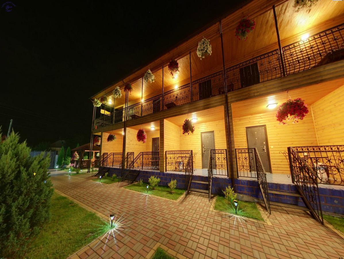 Hotel-Complex Mizh Triokh Ozer 斯维季亚济 外观 照片